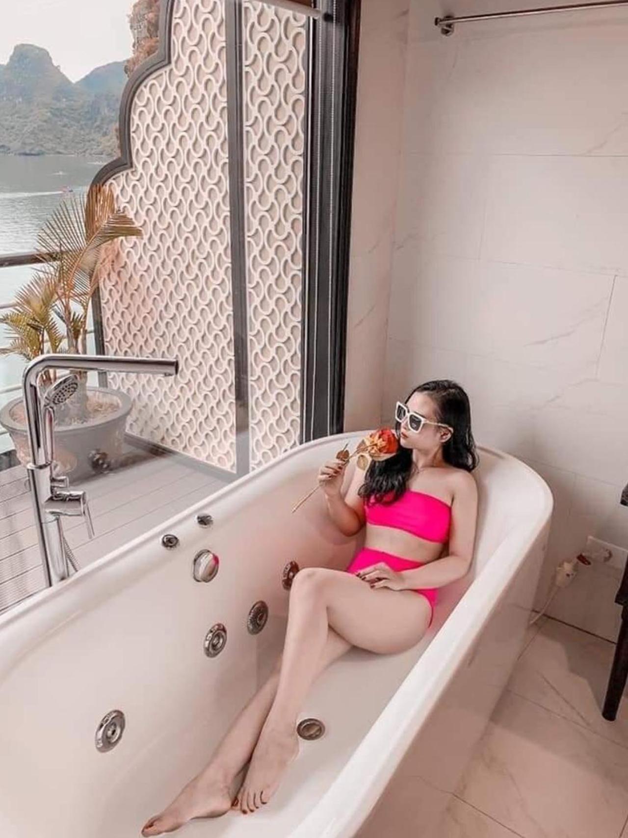 La Casta Cruise Hotell Ha Long Exteriör bild